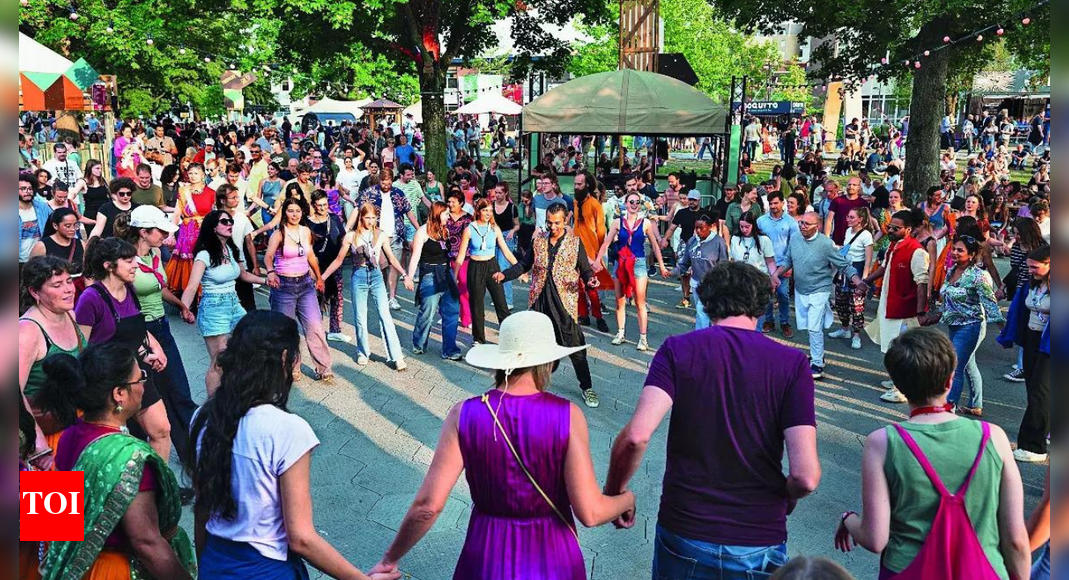 Navaratra without borders: How garba is uniting cultures around the world