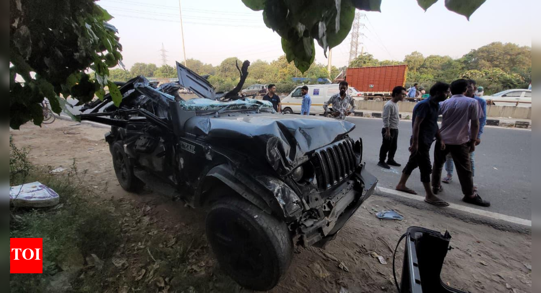 High-speed crash in Gurgaon kills 5; Thar flips after hitting divider near Jharsa Chowk