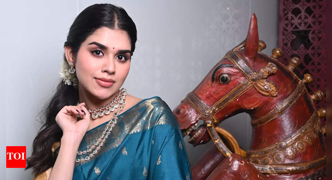 NAVRATRI, DAY 6: GREEN - Glam up in gorgeous green this festive season