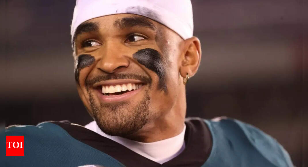 Will Jalen Hurts play against the Tampa Bay Buccaneers today? Latest injury update on the Philadelphia Eagles QB