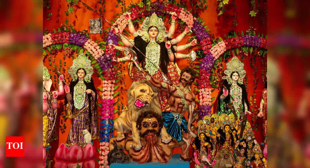 75+ Happy Navratri Messages, Greetings, Wishes, Quotes and Images for 2025