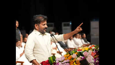 CM announces Rs 2,000 monthly scholarships for students