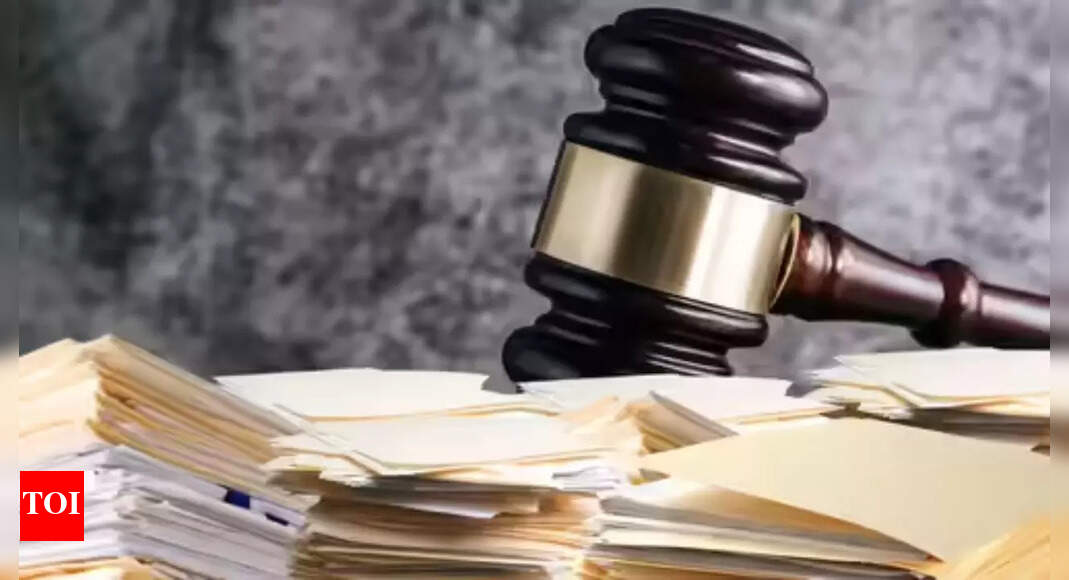 <div>Why are 5.3cr cases pending in Indian courts? Missing lawyers & witnesses, long stays...</div>