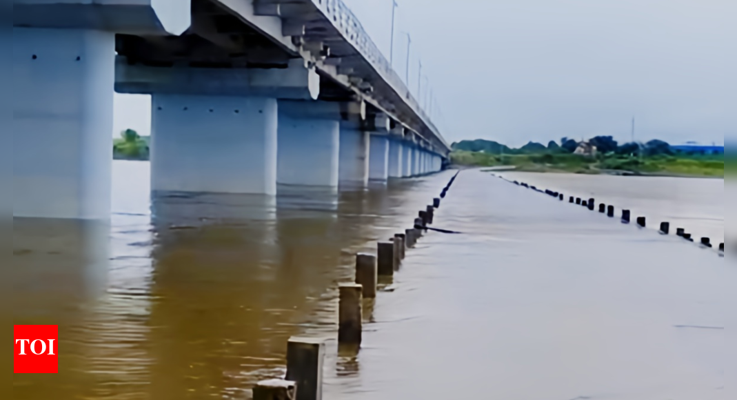 Maharashtra: Heavy rains lash Mahabaleshwar; Bhima river swells, IMD issues orange, yellow alerts