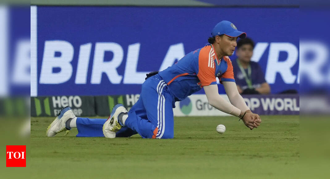 'What’s the coach doing?': Former India star slams team’s poor fielding