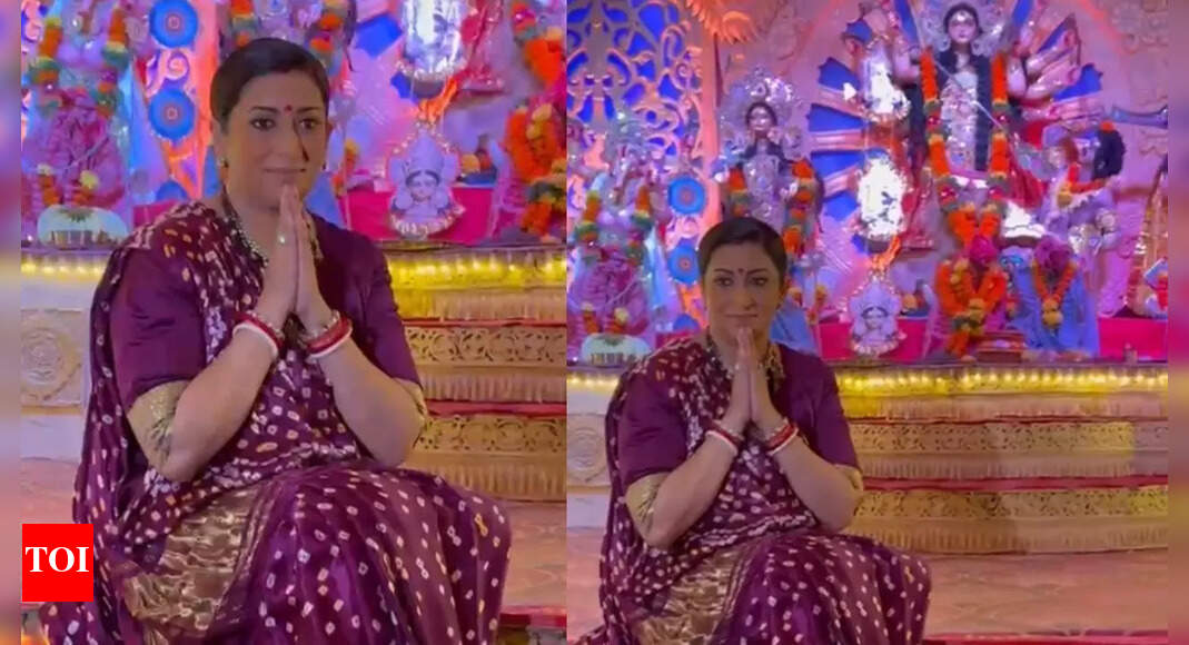 Smriti Irani celebrates Durga Puja on the sets of Kyunki Saas Bhi Kabhi Bahu Thi 2; see video