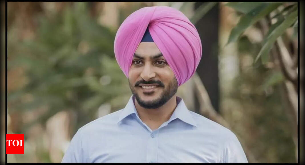 Rajvir Jawanda’s accident, health update: Singer’s oxygen support reduced after sustaining severe injuries – Report | – The Times of India