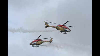 Sarang helicopter team floors Mysuru with spectacular Dasara air show