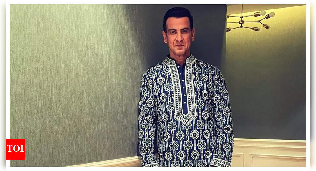 Love celebrating both Navratri and Durga Puja: Ronit Bose Roy