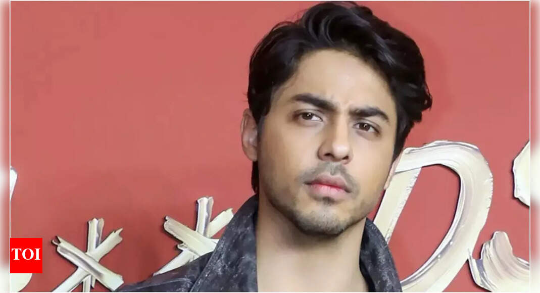Aryan Khan FINALLY updates his Instagram profile his own pic