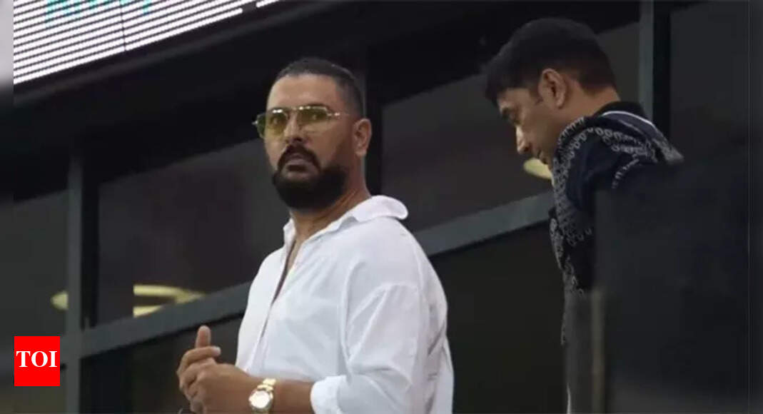 Yuvraj cheers from Dubai stands as protege Abhishek gears up for big chase