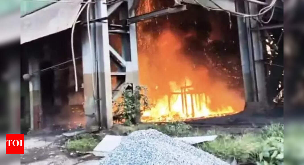 Severe Burns for Three Contract Workers at Bokaro Steel Plant Due to Crane Cable Failure