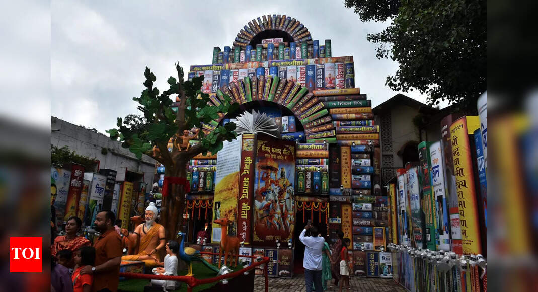 Durga Puja in Ranchi: Pandals Promote Education and Reading Culture | Ranchi News - The Times of India
