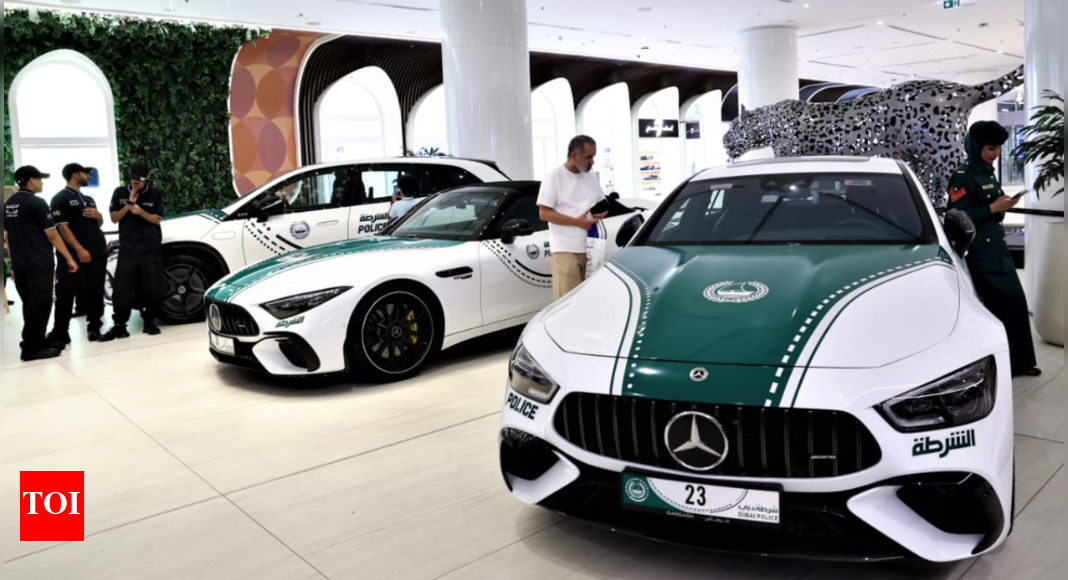 UAE: Dubai Police adds three new luxury Mercedes-Benz patrol cars to their supercar fleet