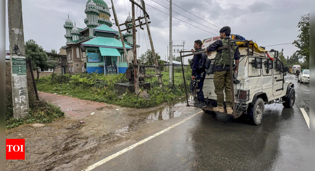 <div>Search operation launched after suspected Pakistan drone spotted in J&K’s Samba</div>