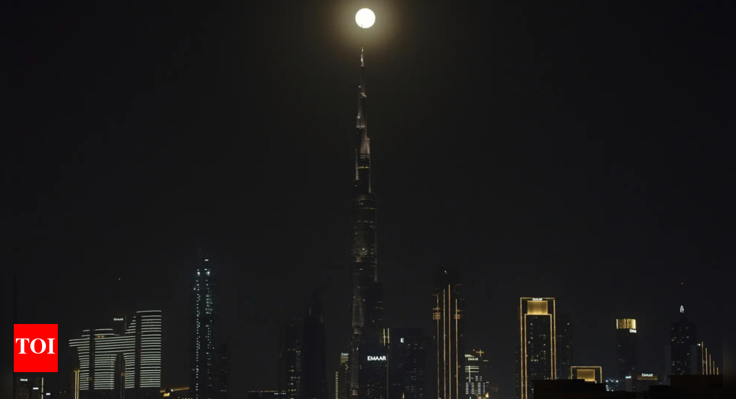 <div>UAE remains top destination for Indians' outbound travel</div>