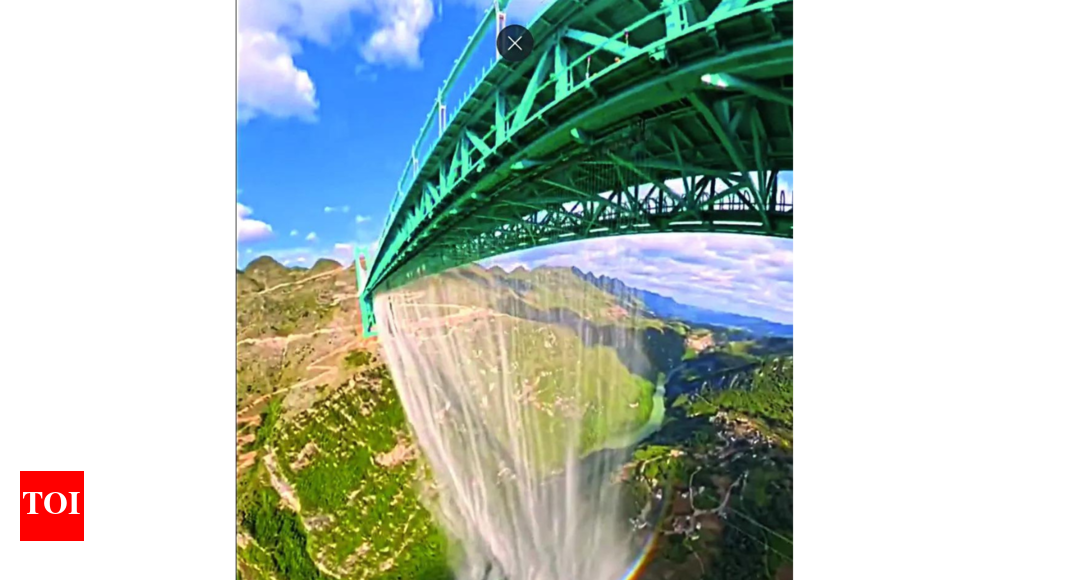 World's highest bridge opens to traffic in China