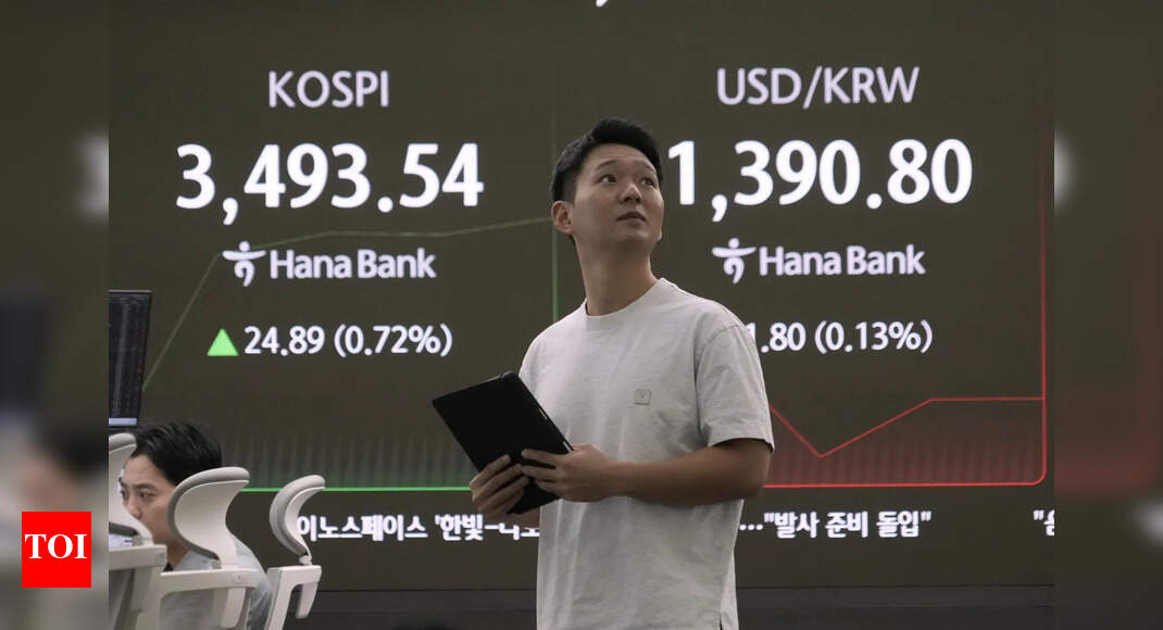 Asian stocks today: Markets mostly in green following US gains; HSI jumps over 350 points, Shenzhen up 1.28%