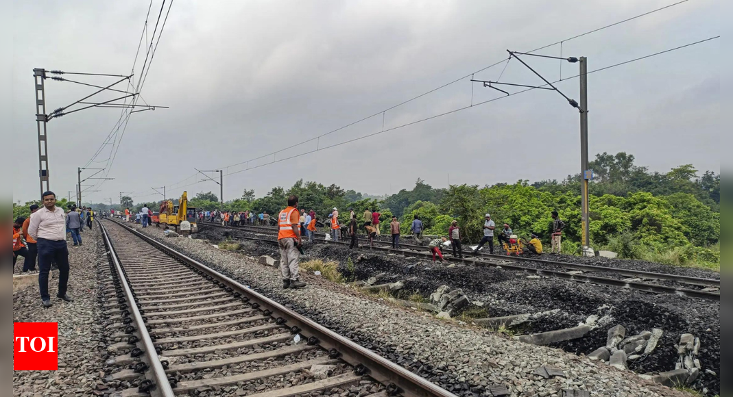 Safety scare: 2 AC coaches of Mumbai-Punjab Express detach twice within an hour; probe ordered