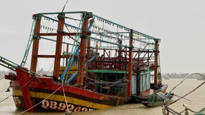Vietnam evacuates thousands and shuts airports as Typhoon Bualoi makes landfall