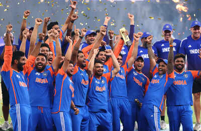'Well played Abhishek Bachchan': Amitabh Bachchan mocks Pakistan after India's Asia Cup triumph