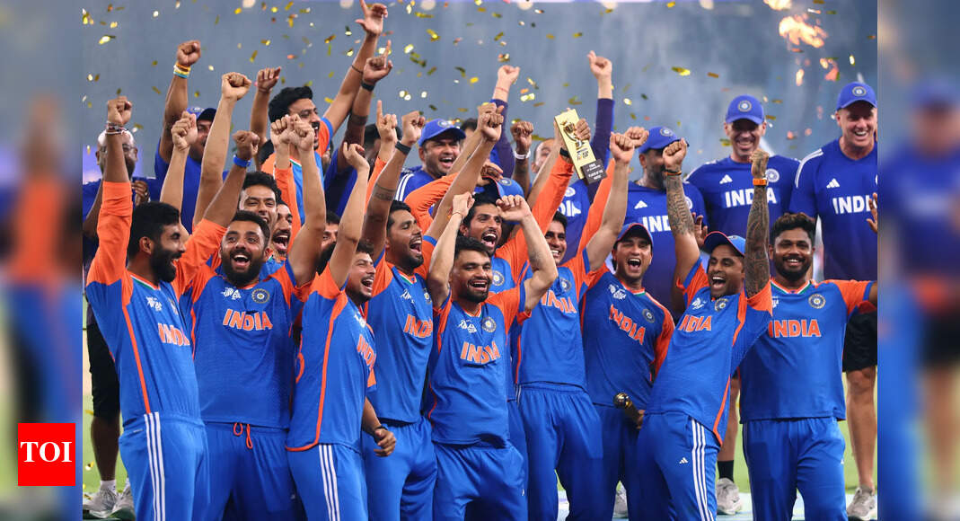 'Well played Abhishek Bachchan': Amitabh Bachchan mocks Pakistan after India's Asia Cup triumph