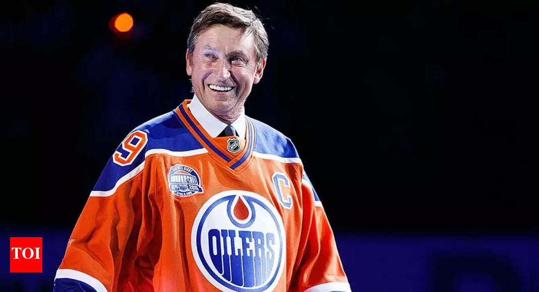 Wayne Gretzky’s final game-worn Rangers jersey heads to auction with massive fan interests
