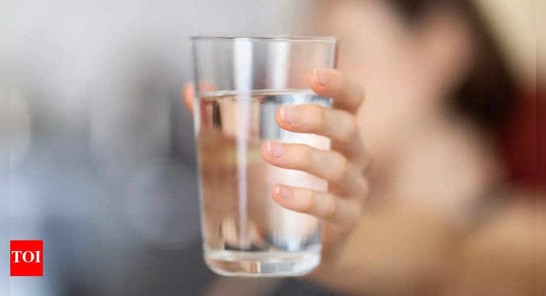 Hyponatremia: When drinking water becomes poison, symptoms, prevention, and warning signs | – The Times of India