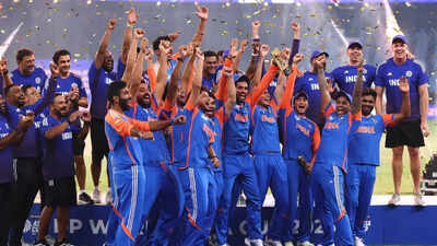 'This will haunt them': Shoaib Malik says India will regret not accepting Asia Cup trophy from Mohsin Naqvi