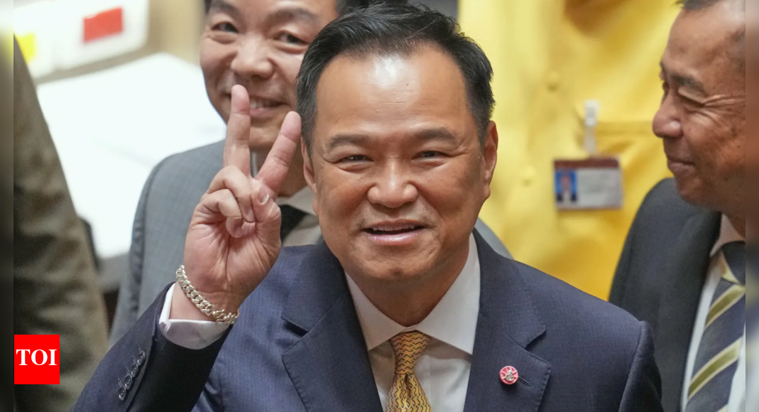 <div>Thailand's new prime minister promises to tackle Cambodia border conflict and constitutional reforms</div>