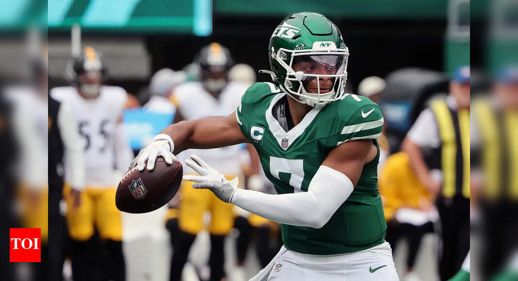 Justin Fields injury update: Jets QB cleared to play vs Dolphins tonight