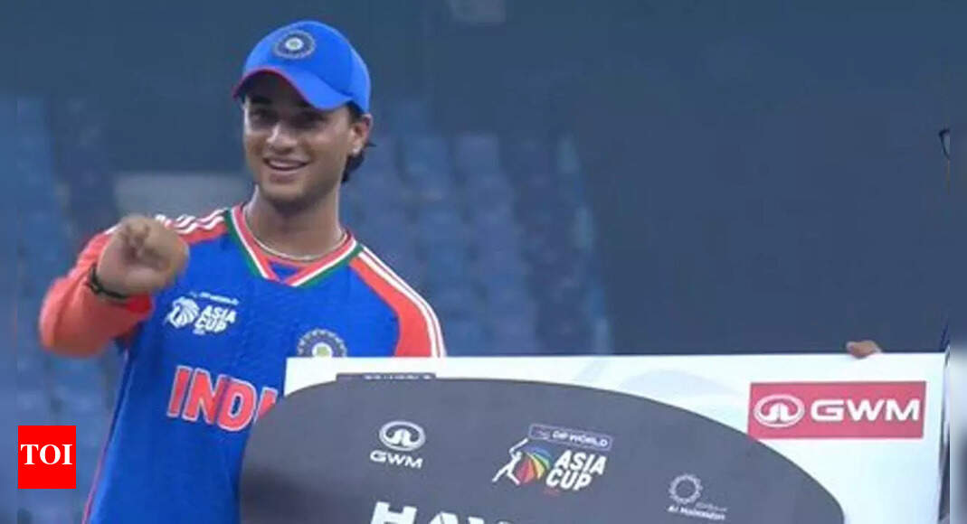 'Oye Raju da munda': Shubman Gill turns cheerleader for friend Abhishek Sharma - Watch