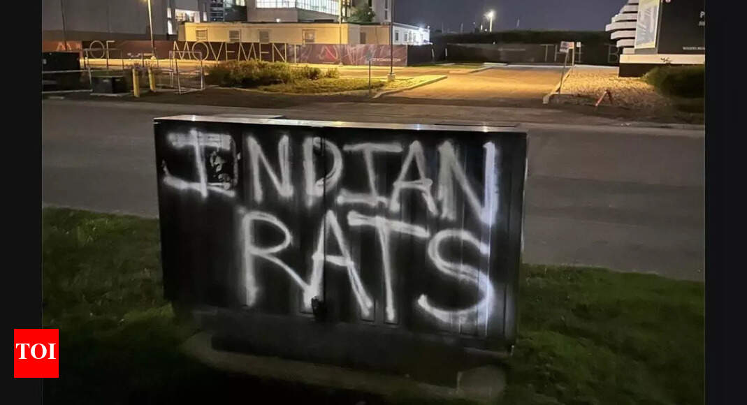 <div>'Racism only hurts Canada': Massive outrage over 'Indian rats' graffiti in Mississauga, at odds with Carney's open arms to H-1Bs</div>