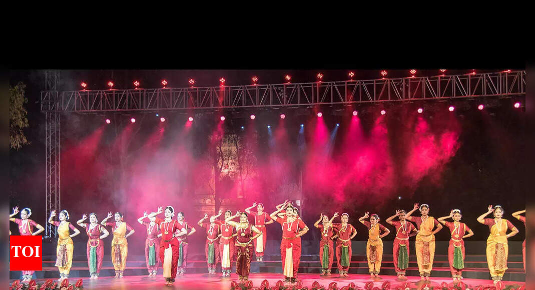 Delhi celebrates classical dance forms at Shashvat Nartana