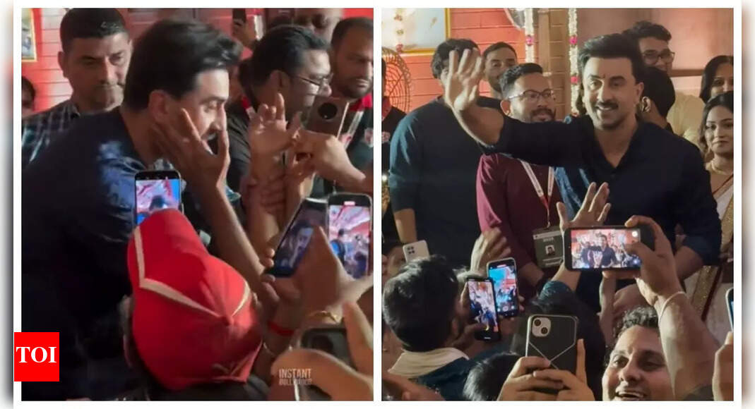 Ranbir wins hearts at Durag Puja pandal - WATCH
