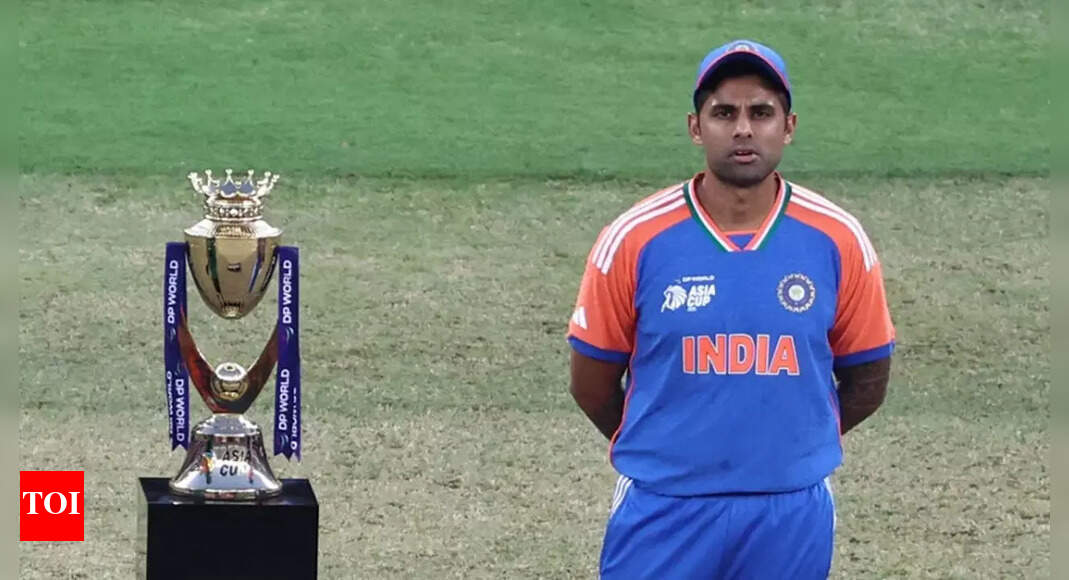 'Gussa ho rhe ho aap': Suryakumar Yadav destroys Pakistani journalist after Asia Cup glory