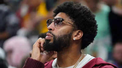 Dallas Mavericks Anthony Davis Commits to Career-Long Protective Eyewear After Eye Surgery