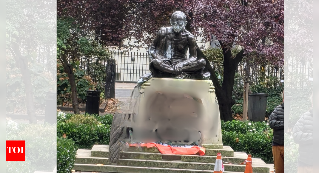 <div>Three days before 'international day of non-violence': Mahatma Gandhi statue vandalised in London; Indian mission condemns act</div>