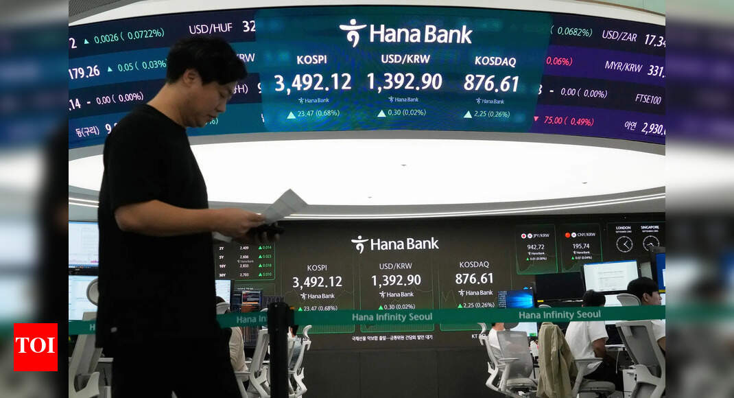 Asian stocks: Market flat ahead of possible US gov shutdown; HSI sheds 0.1%, Nikkei rises 5 points