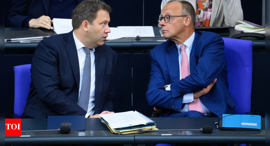 <div>Germany's government closes its ranks at time of crisis</div>