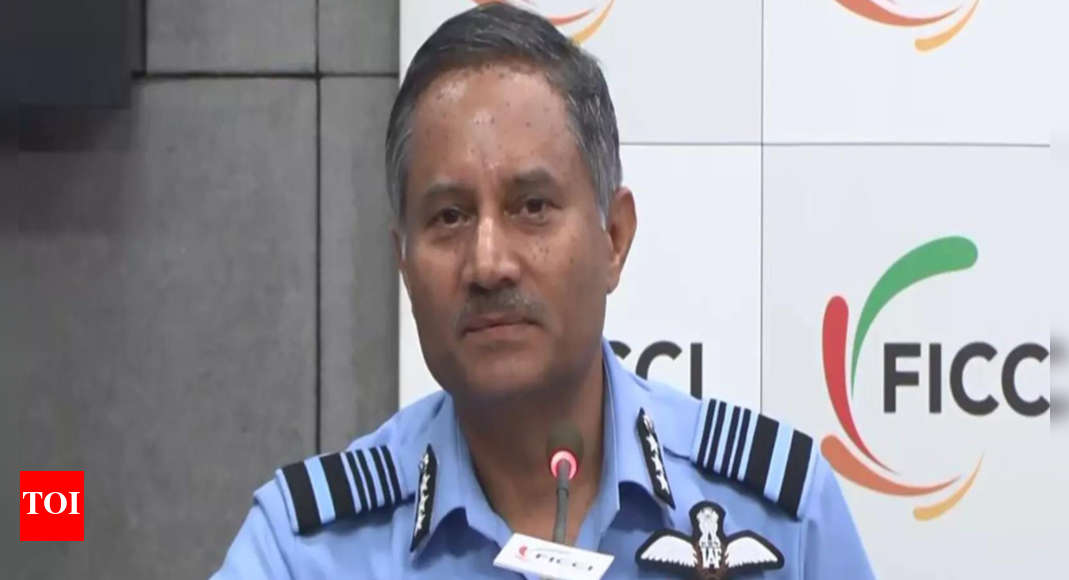 <div>'Need leapfrogging to win wars': Air Marshal pushes for self-reliance in defence; calls progress 'painfully slow'</div>
