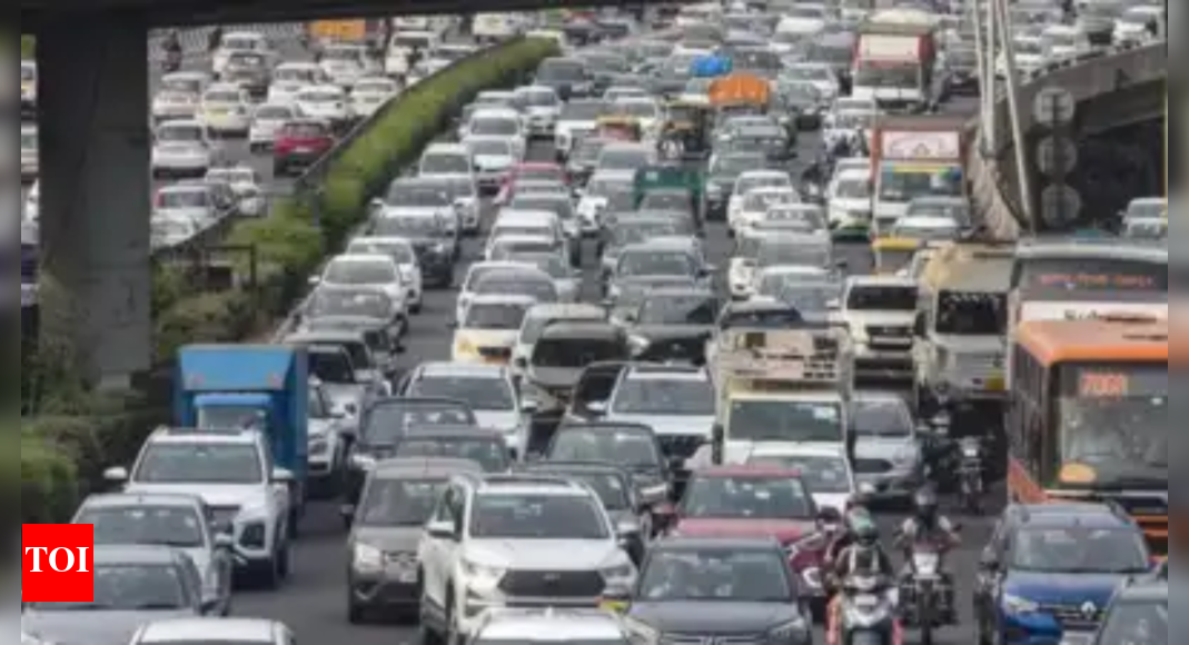 Traffic slows on Mumbai, Nashik highway due to repair and lane closure