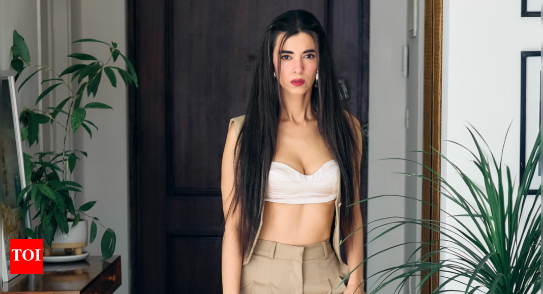 Saba Azad: I don’t really spend time thinking about what others make of me