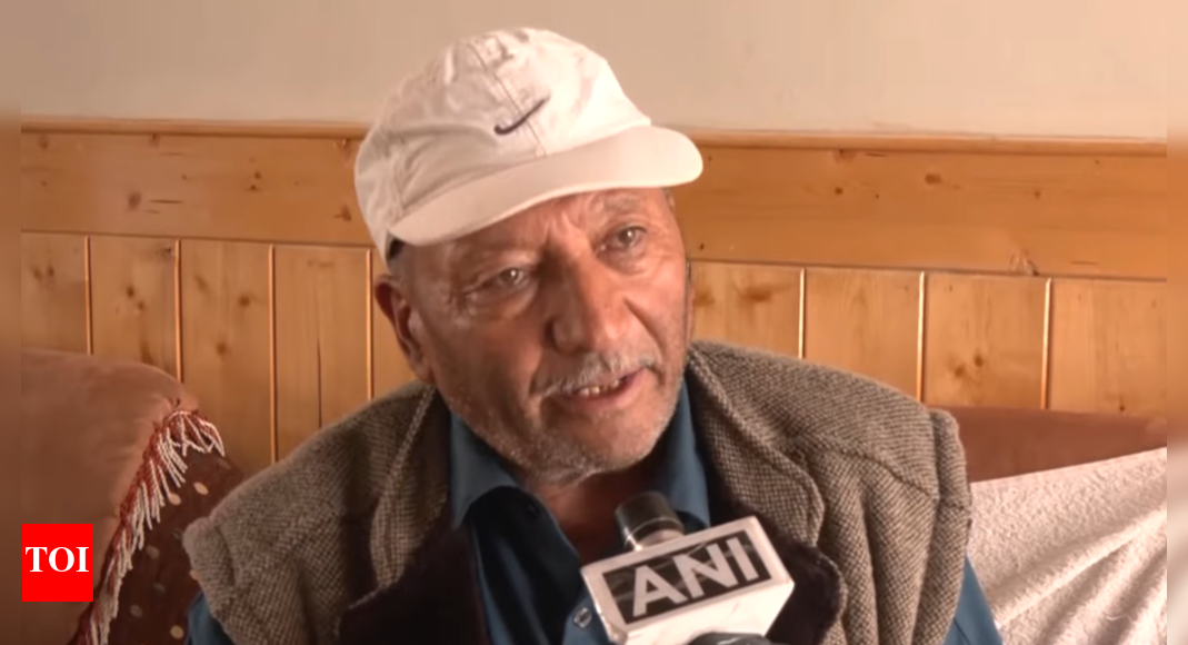 <div>'BJP took the life of nation's brave son': Kargil veteran killed in Ladakh clashes; father says he fought Pakistan twice in 22 years</div>