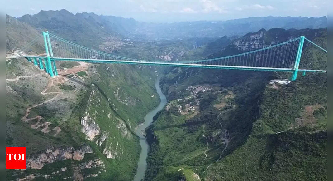 China unveils the world’s tallest bridge Huajiang Grand Canyon cutting a two hour journey to just two minutes