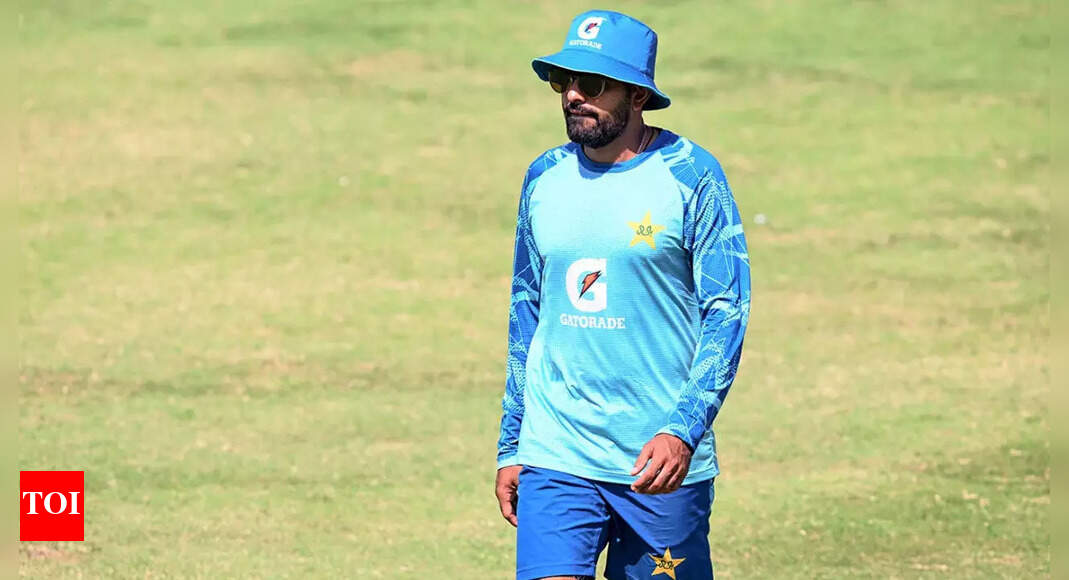 Desperate move? Pakistan recall 38-year-old Afridi, Akram