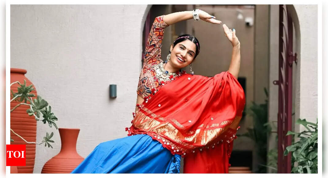 Playing garba is a divine feeling: Avani Modi