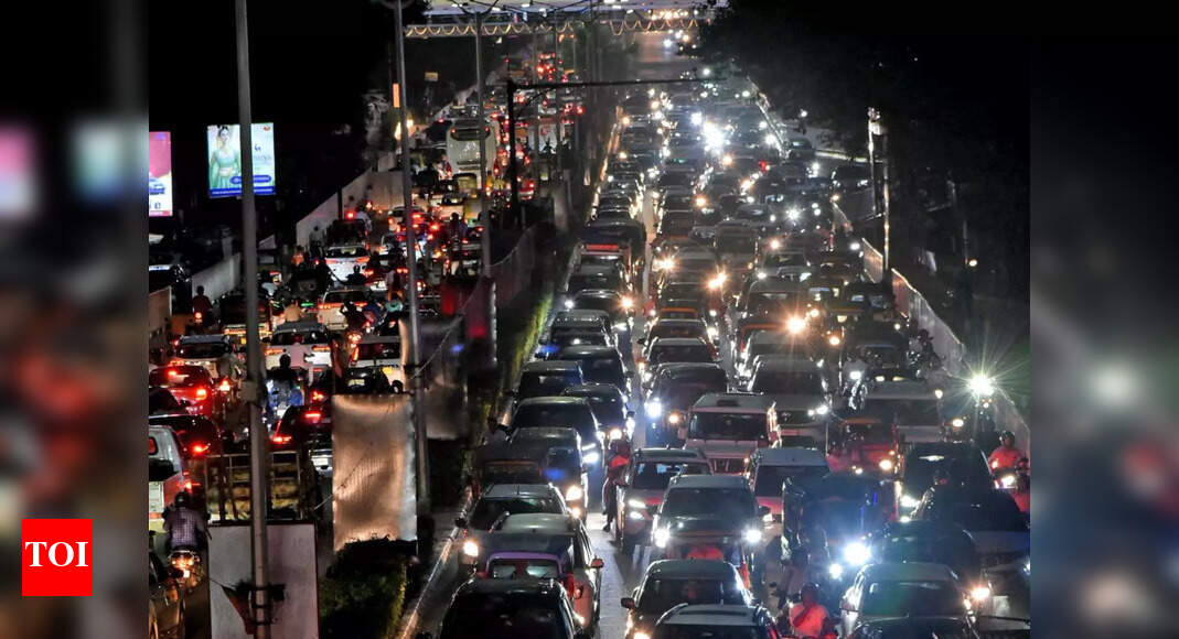 Cops in Bhubaneswar bring out traffic advisory for idol immersion