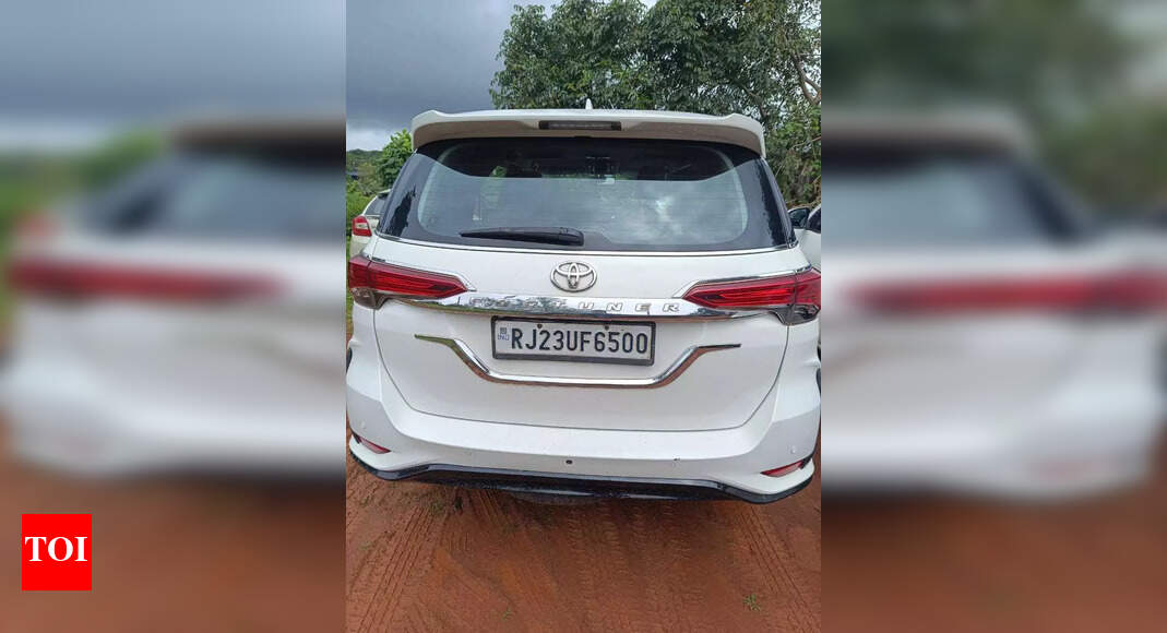 Cops uncover GPS jammers, fake IDs, bogus number plates in high-end SUV thefts