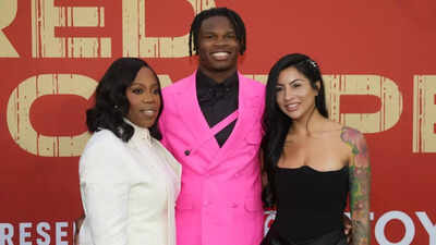 Travis Hunter and his mother make headlines on and off the field with new inspiring career